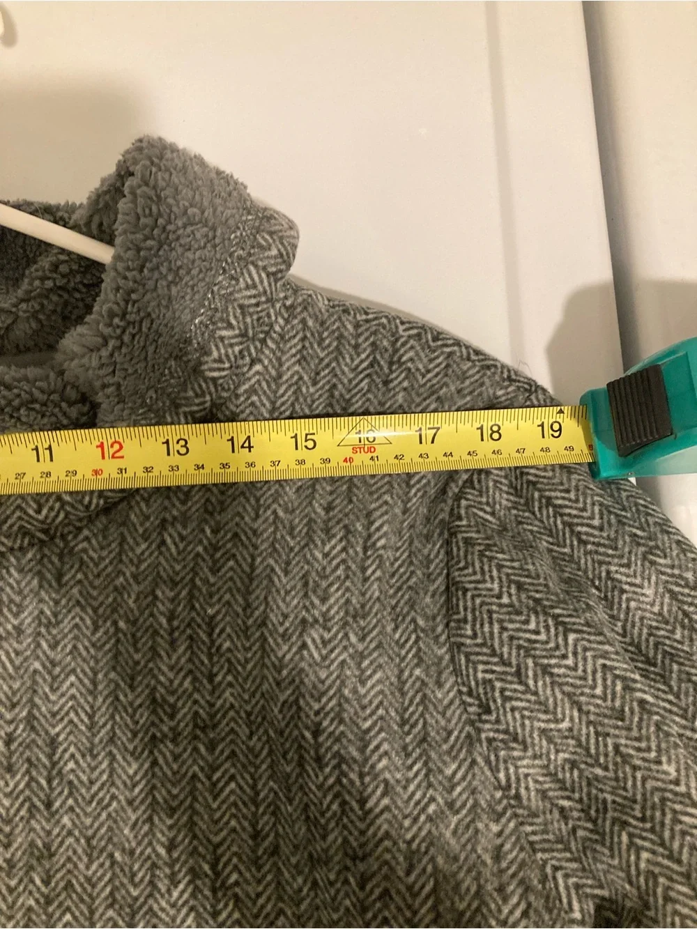 Avalanche Outdoor Supply Company - Herringbone Gray Cowl Neck pullover - Size L